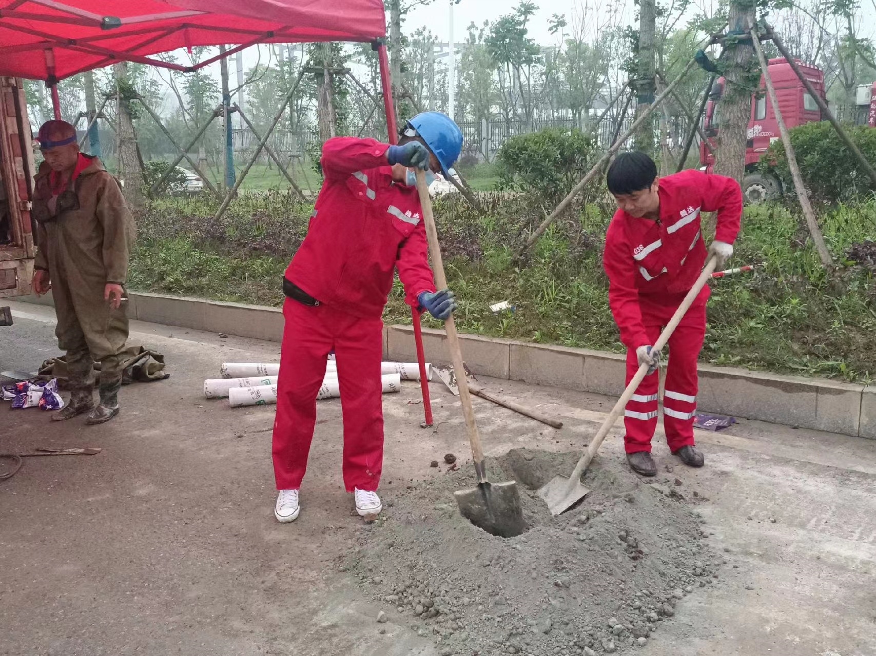 舞钢管道疏通哪家好】及时进行市政管道清淤